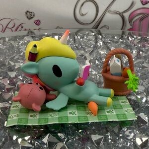 tokidoki book worm Mint Green Picnic Unicorn Vinyl Figure  Yellow Hat Pink Plush